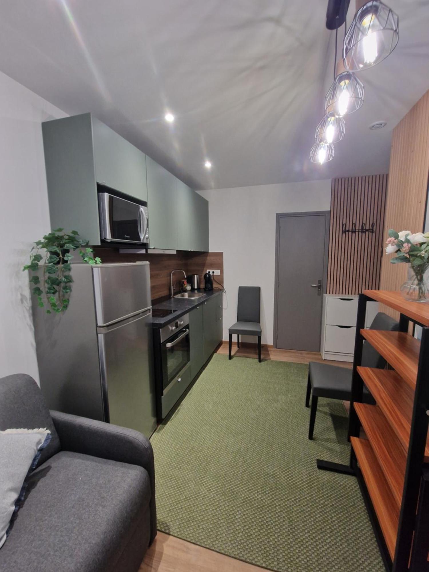 Maison D'Hotes Avec 3 Appartements Et Un Studio Viry-Châtillon Eksteriør billede