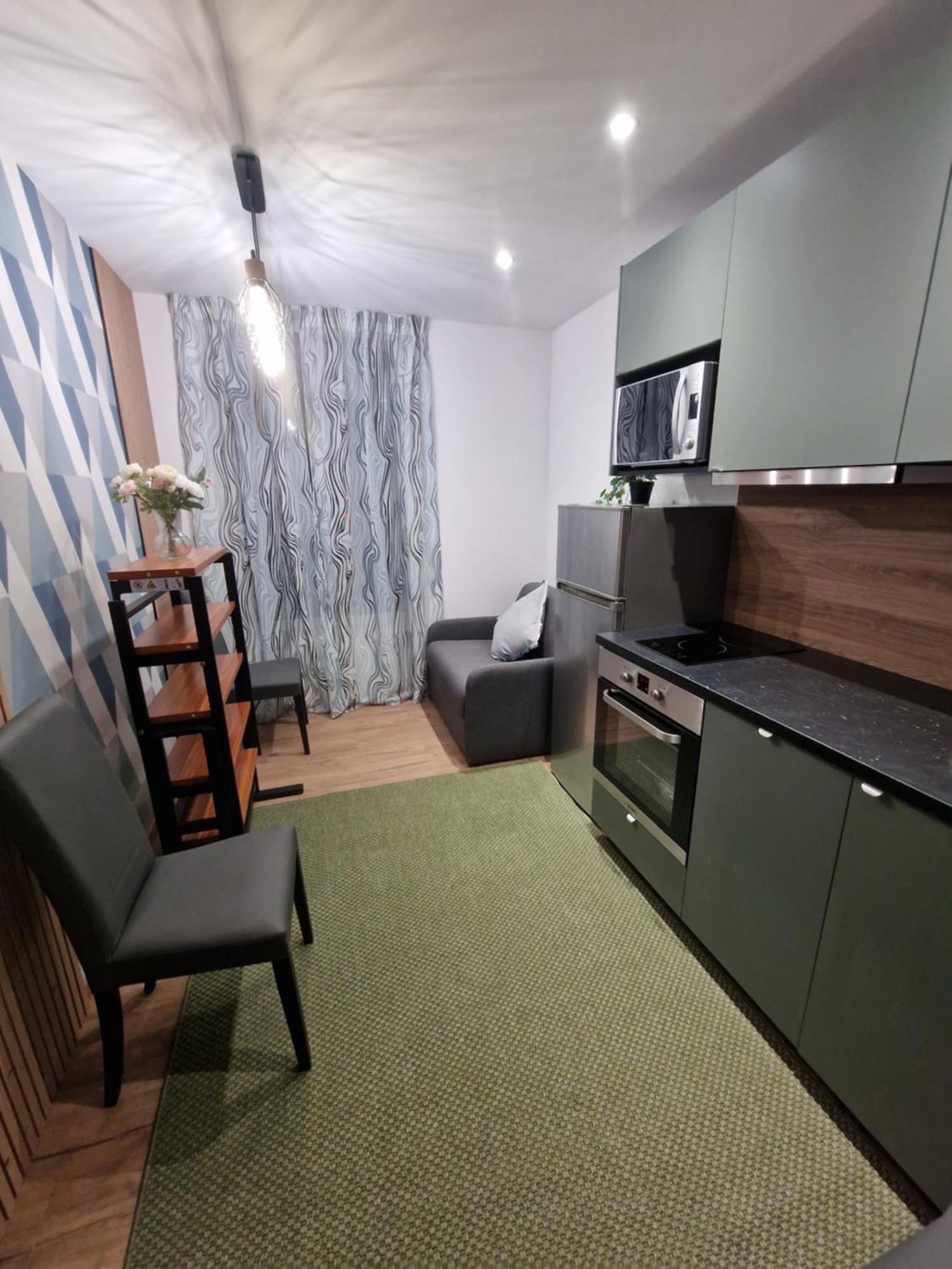 Maison D'Hotes Avec 3 Appartements Et Un Studio Viry-Châtillon Eksteriør billede
