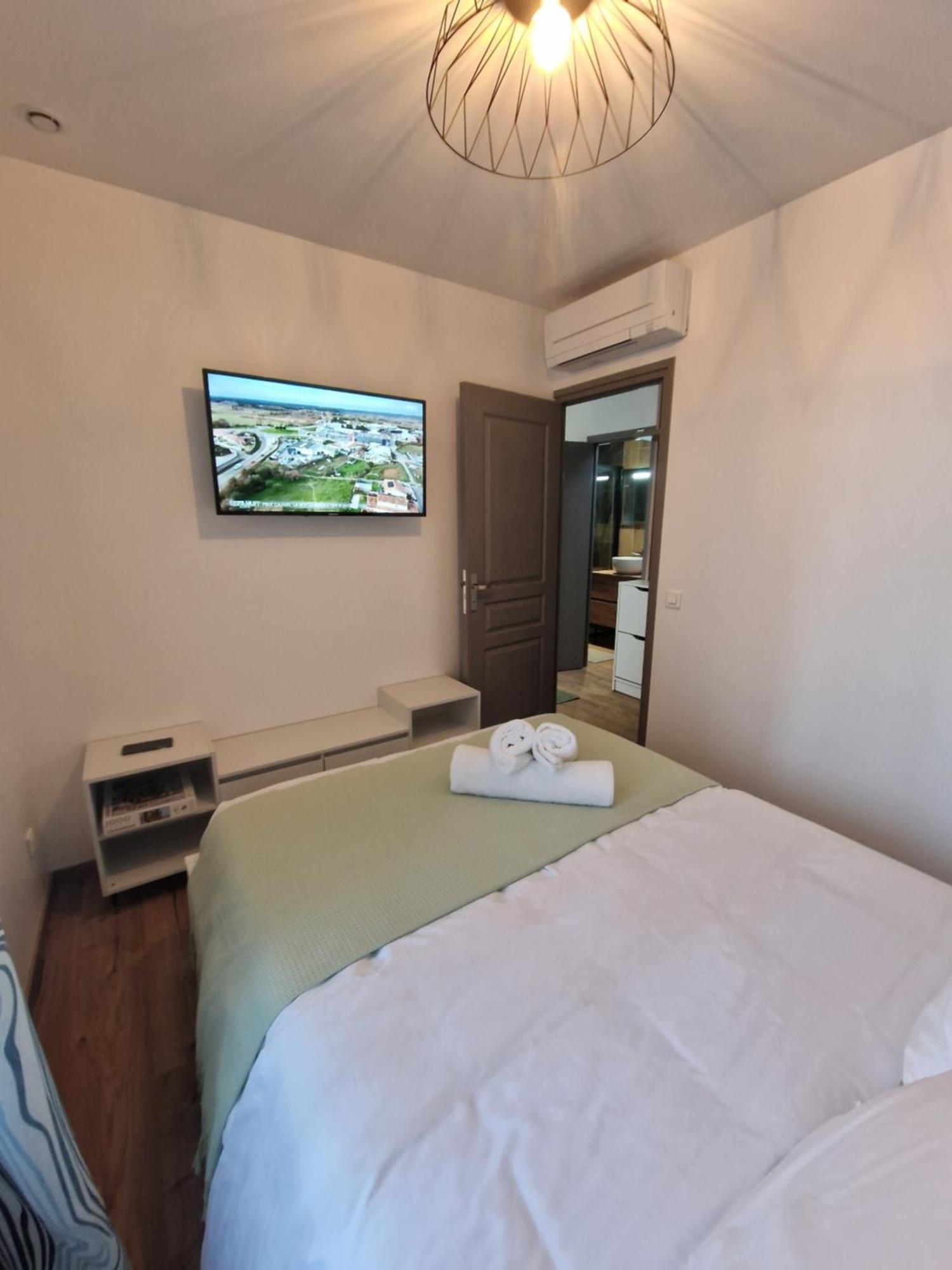 Maison D'Hotes Avec 3 Appartements Et Un Studio Viry-Châtillon Eksteriør billede